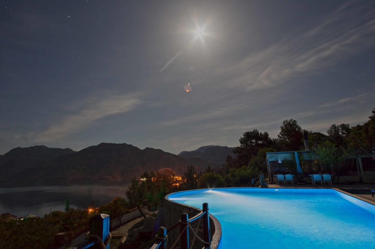 Loca Hotel Side Bagian luar foto