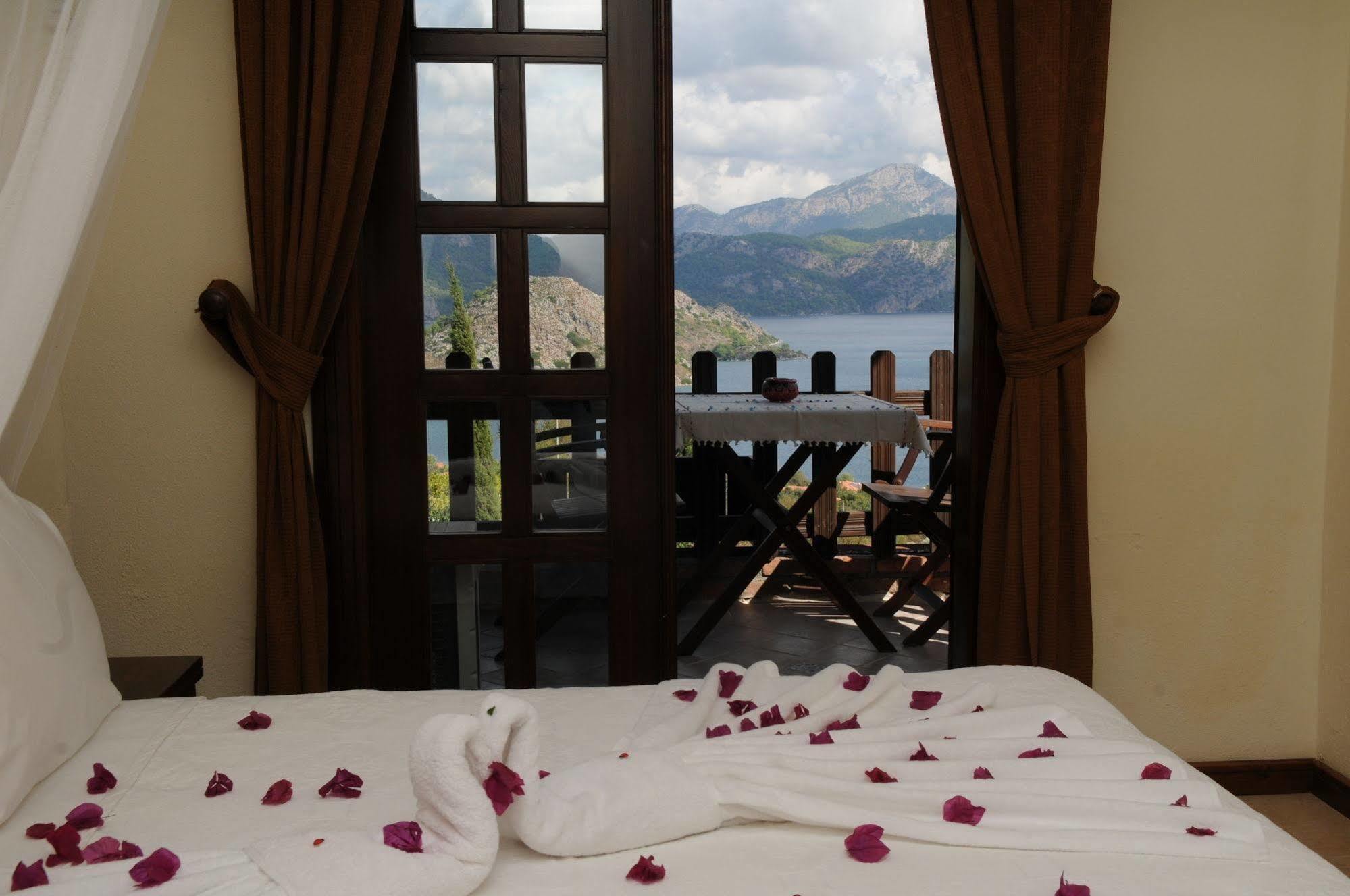 Loca Hotel Side Bagian luar foto